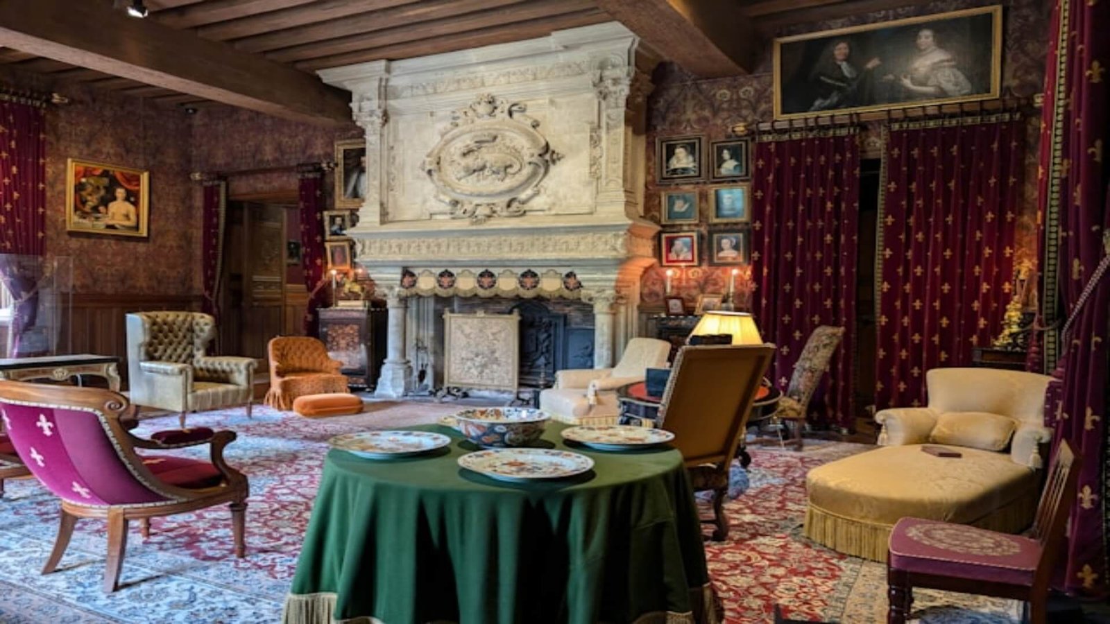 Antique buyers Daniel Island South Carolina. Updated 2025